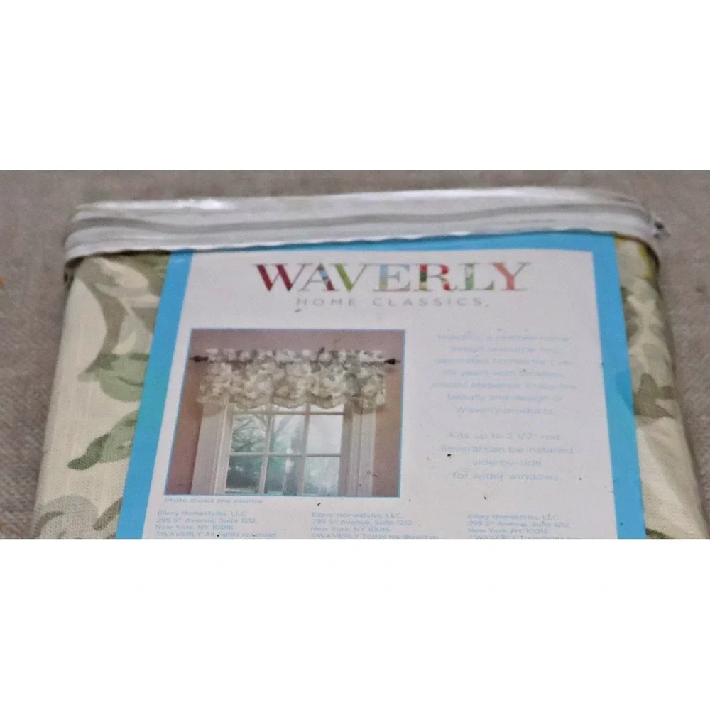 Waverly Spring Bling Valance‎ 52X18 in Window Country Green Floral